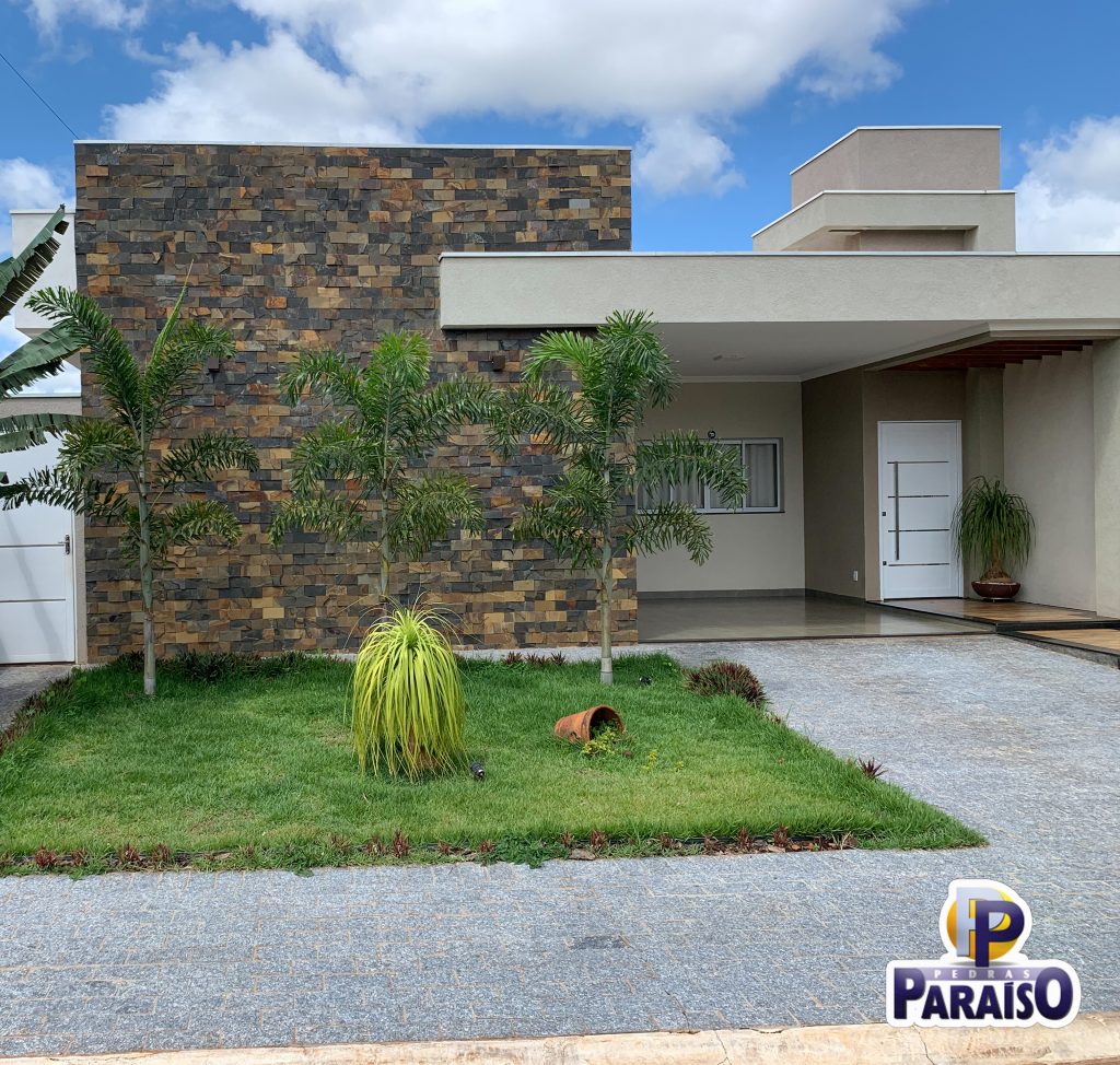 Revestimento de Fachadas e Muros com Pedras  Revestimento fachada, Fachada  muro, Pedras portuguesas